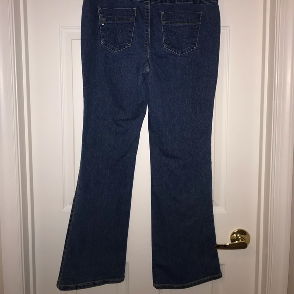 i.e relaxed petite boot cut jeans size 8 petite - Picture 1 of 7